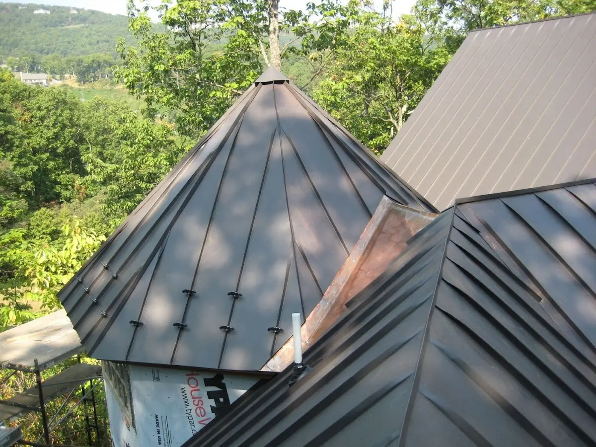 Professional Roof Tarp Installation by Craftsman Roofing in Pinewood Village